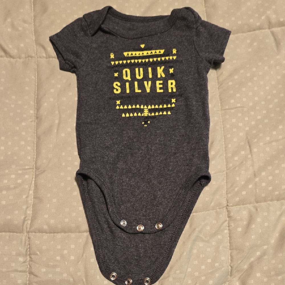 Quiksilver Gray Bodysuit with Geometric Graphics